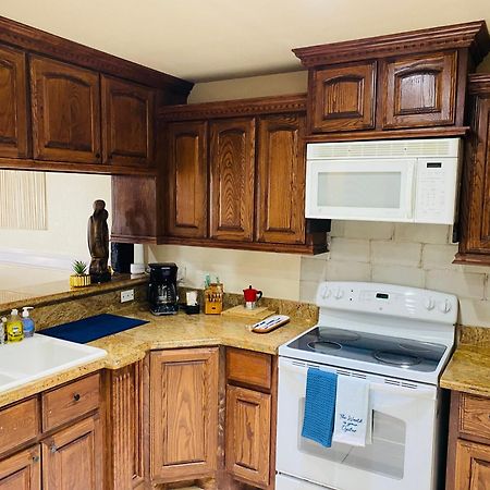 Brownsville Comfort 2 Bedroom 1 Bath , Spacious Kitchen And Outdoor Home מראה חיצוני תמונה