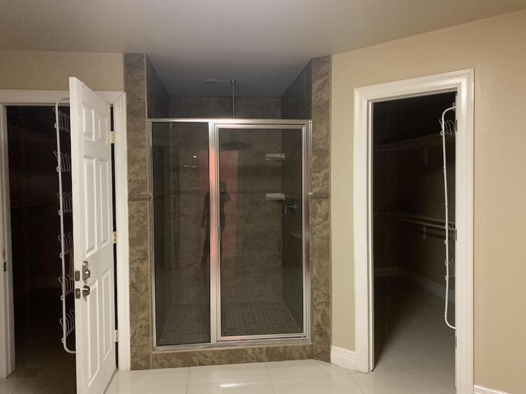 Brownsville Comfort 2 Bedroom 1 Bath , Spacious Kitchen And Outdoor Home מראה חיצוני תמונה