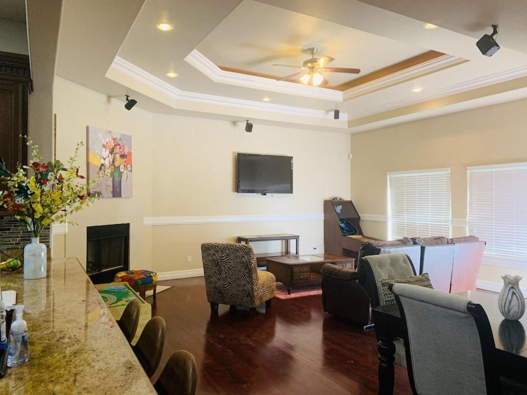 Brownsville Comfort 2 Bedroom 1 Bath , Spacious Kitchen And Outdoor Home מראה חיצוני תמונה