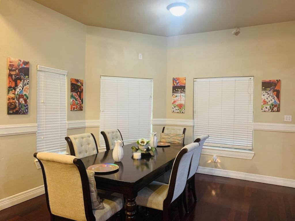 Brownsville Comfort 2 Bedroom 1 Bath , Spacious Kitchen And Outdoor Home מראה חיצוני תמונה