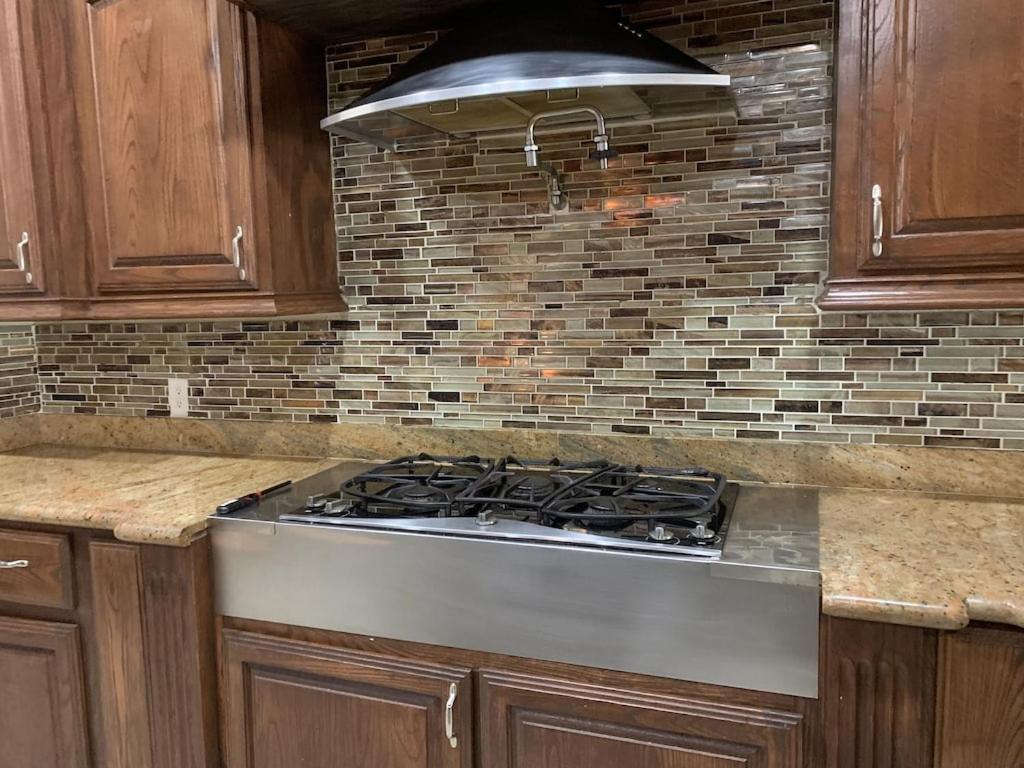 Brownsville Comfort 2 Bedroom 1 Bath , Spacious Kitchen And Outdoor Home מראה חיצוני תמונה