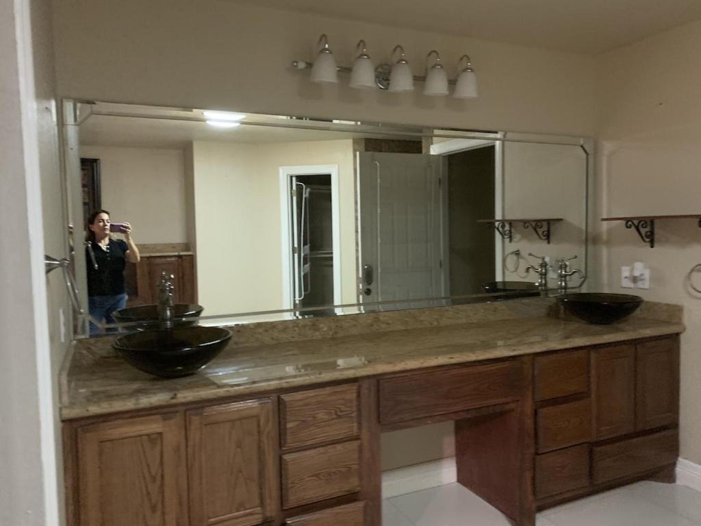 Brownsville Comfort 2 Bedroom 1 Bath , Spacious Kitchen And Outdoor Home מראה חיצוני תמונה