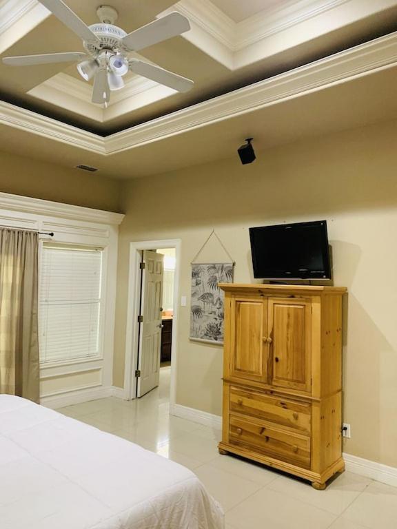 Brownsville Comfort 2 Bedroom 1 Bath , Spacious Kitchen And Outdoor Home מראה חיצוני תמונה
