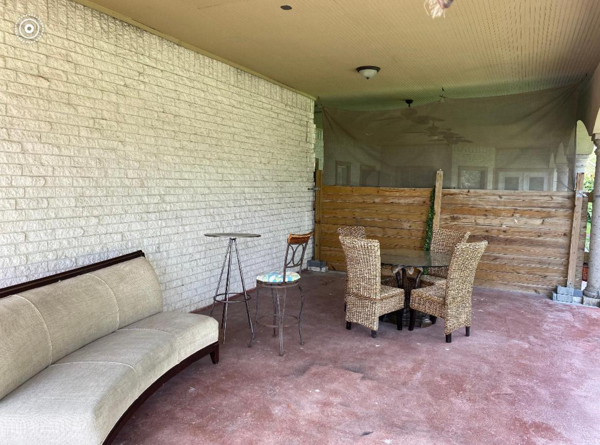 Brownsville Comfort 2 Bedroom 1 Bath , Spacious Kitchen And Outdoor Home מראה חיצוני תמונה