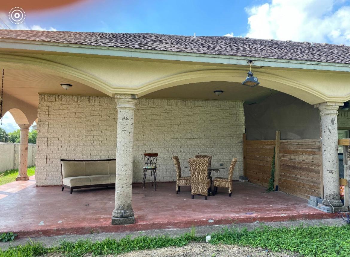 Brownsville Comfort 2 Bedroom 1 Bath , Spacious Kitchen And Outdoor Home מראה חיצוני תמונה