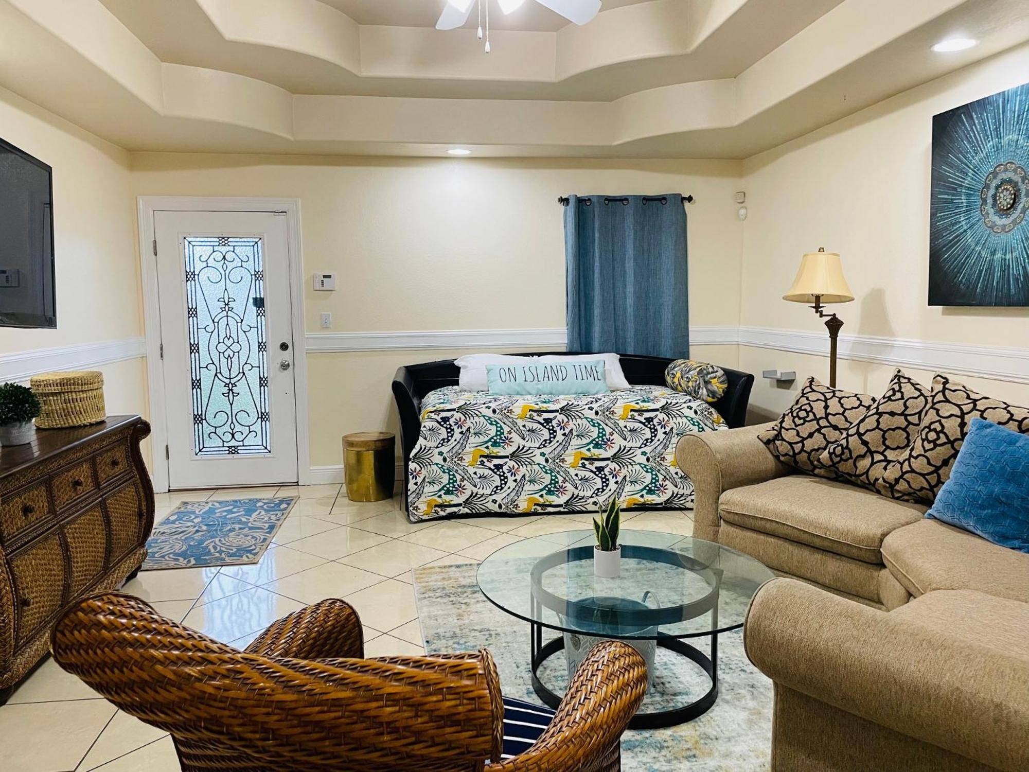 Brownsville Comfort 2 Bedroom 1 Bath , Spacious Kitchen And Outdoor Home מראה חיצוני תמונה