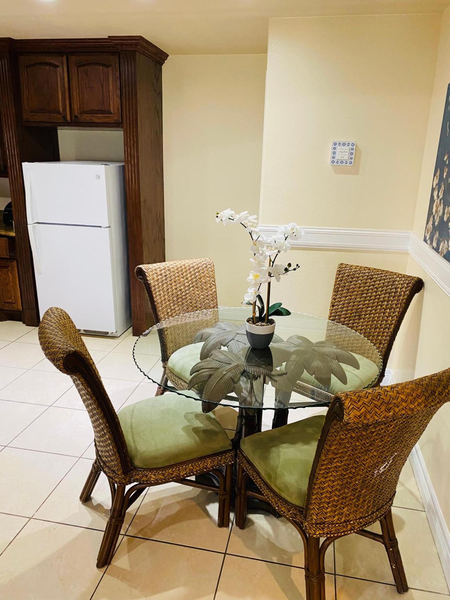 Brownsville Comfort 2 Bedroom 1 Bath , Spacious Kitchen And Outdoor Home מראה חיצוני תמונה
